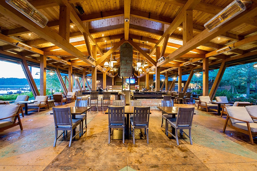 <a href=„https://logschmidt.com/portfolio-geyser-point-bar-grill/">Geyser Point Bar & Grill - Timber Frame</a>